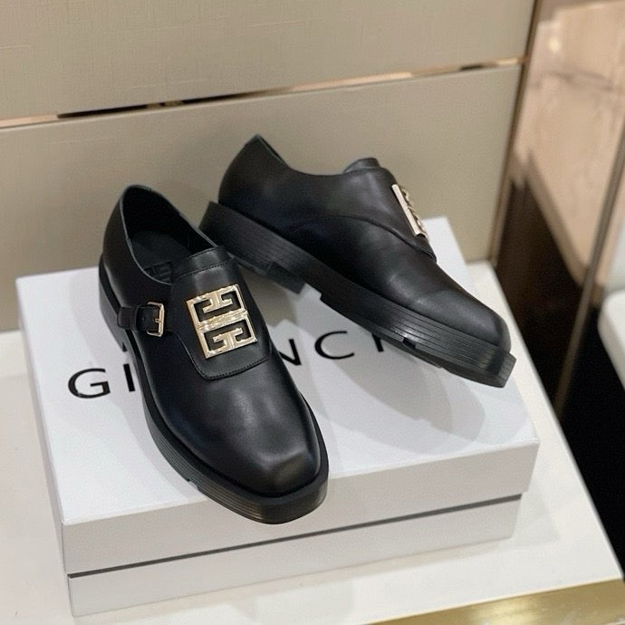 GIVENCHY - Givenchy Black Squared Buckle Loafers