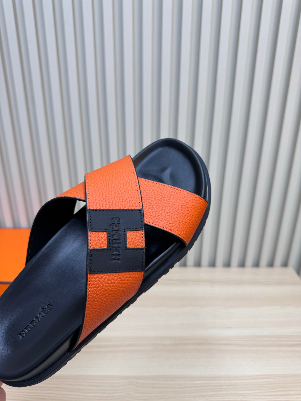 HERMES- men’s slippers