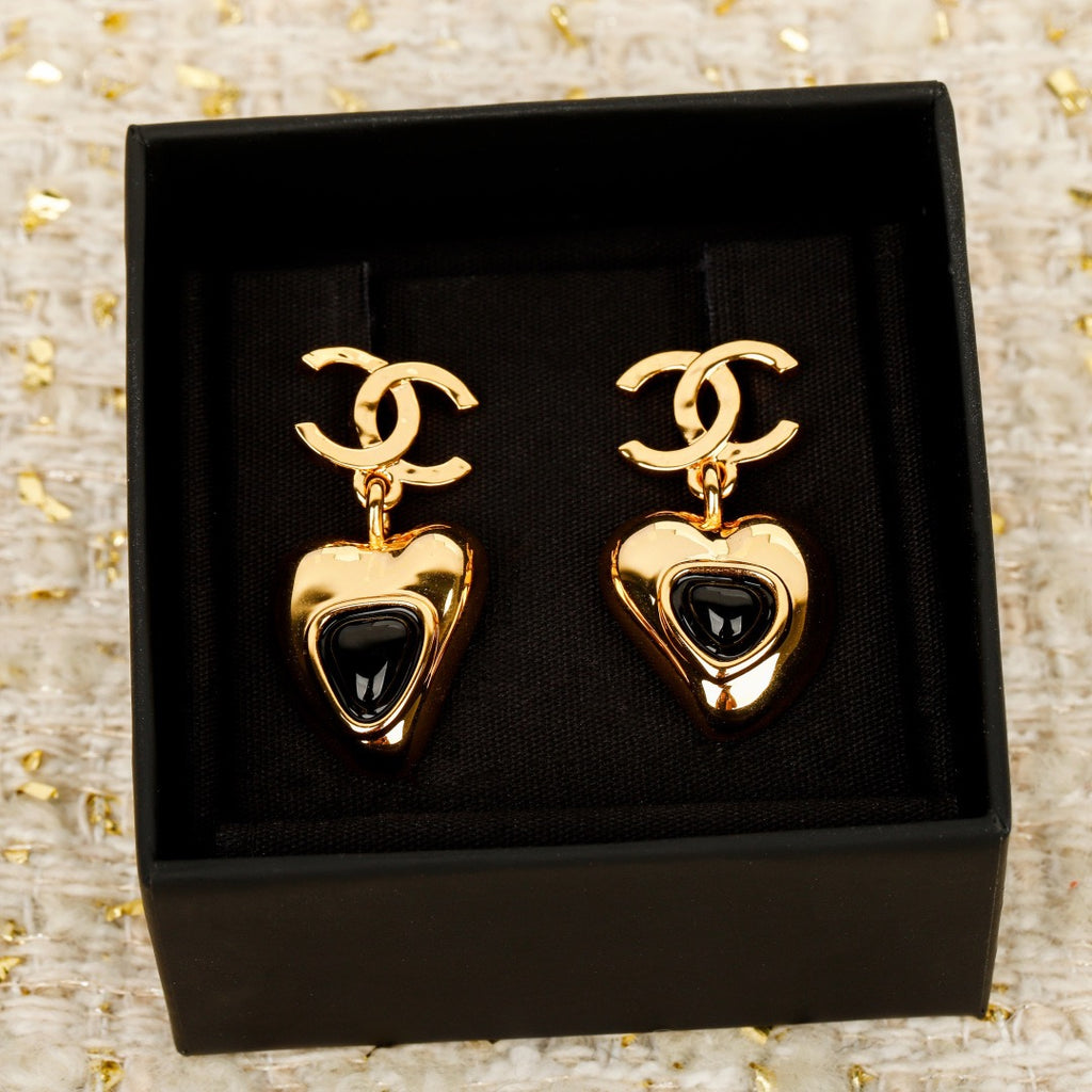 CHANEL - earrings
