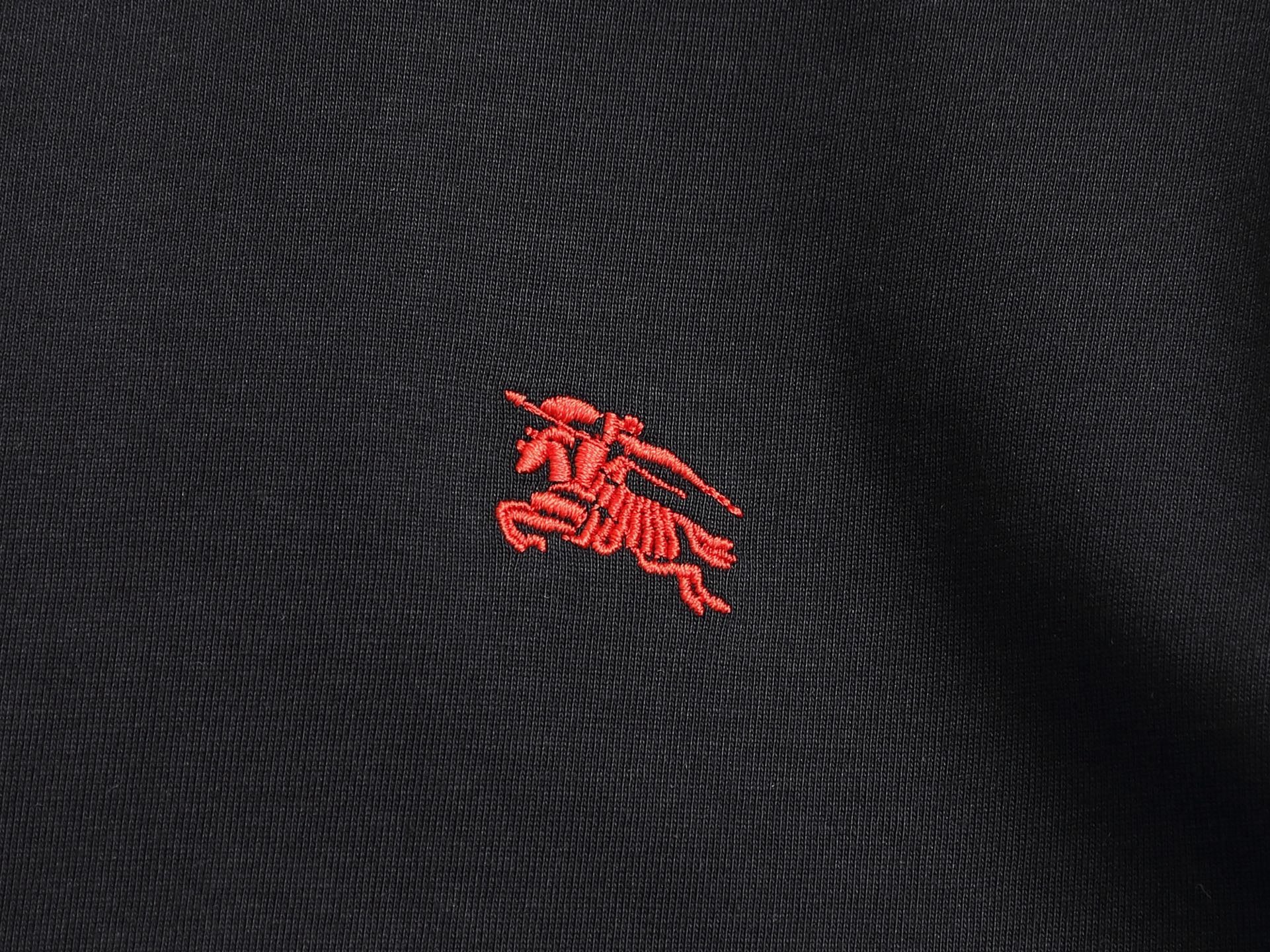 BURBERRY - T-shirt