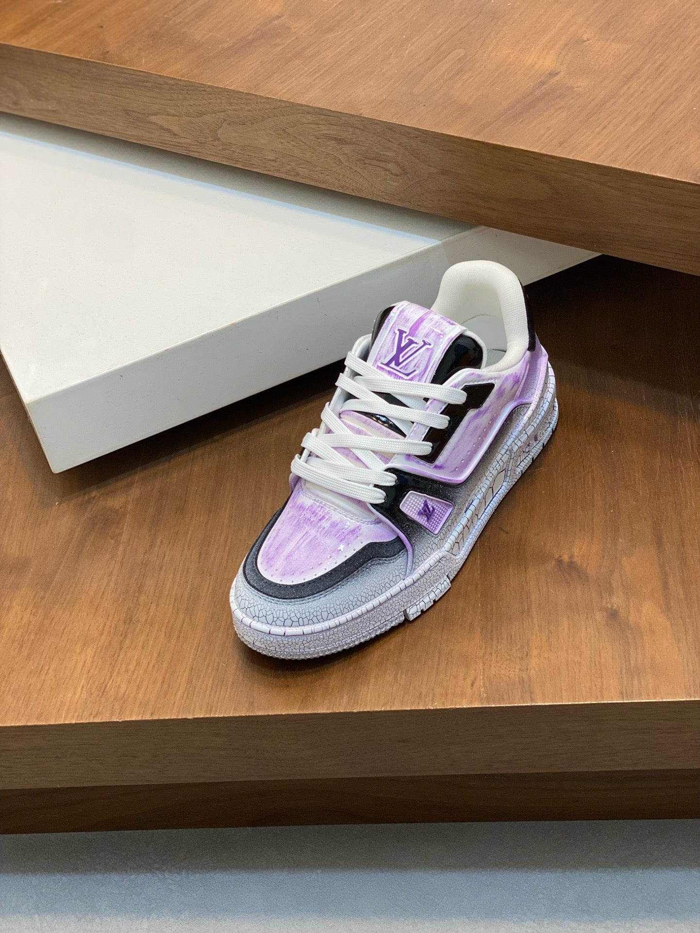 LOUIS VUITTON- Unisex sneakers