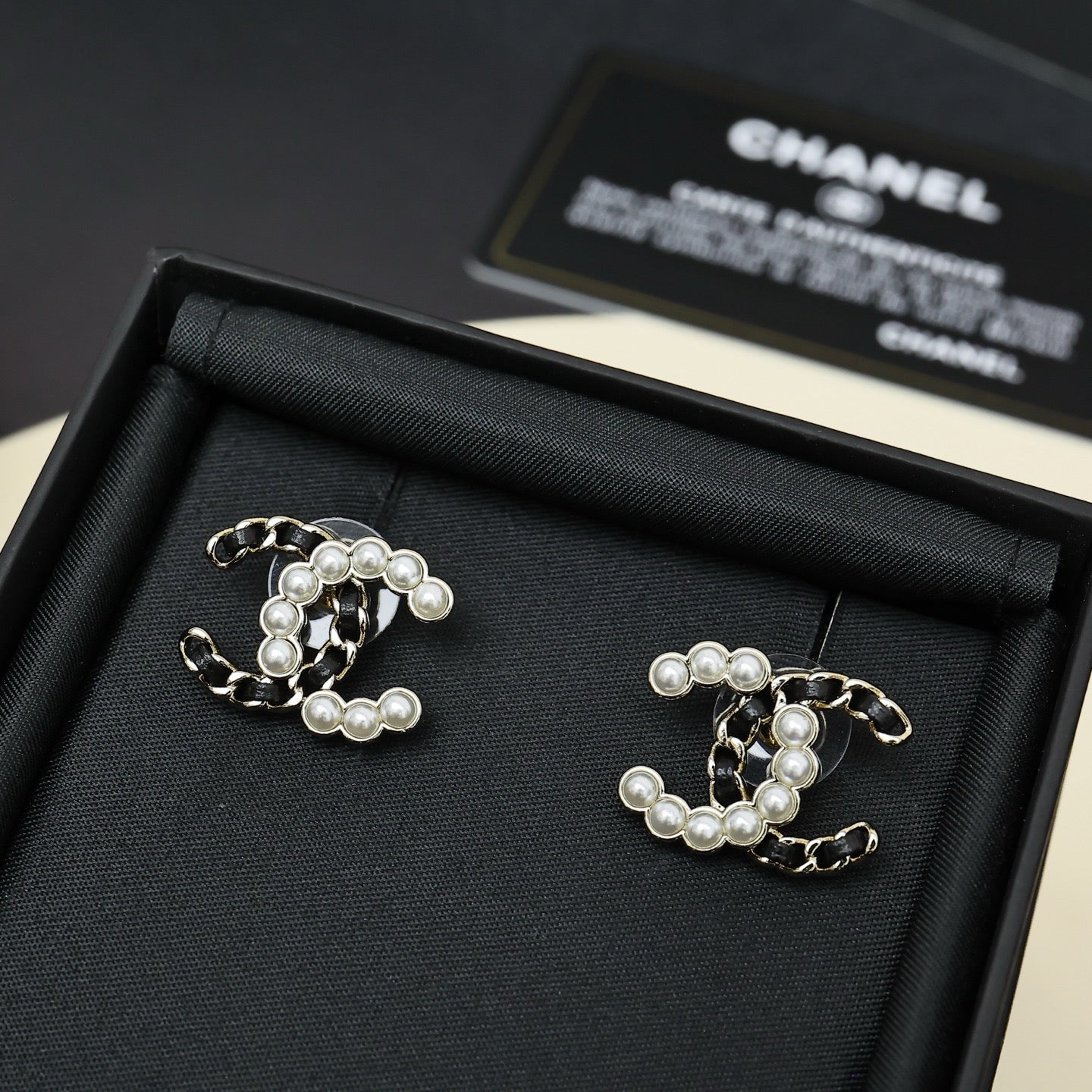 CHANEL - earrings