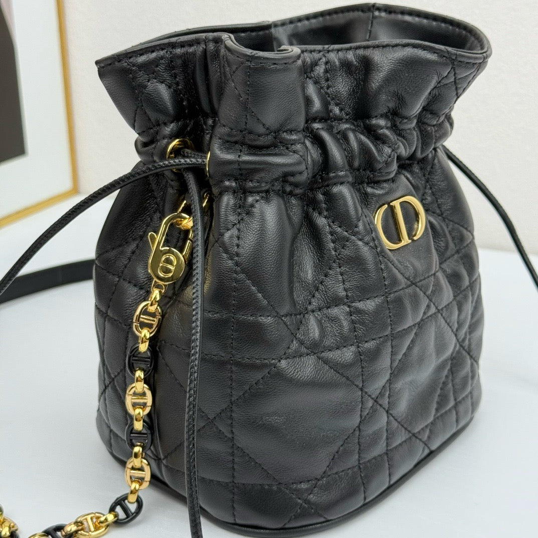 DIOR - oblique 30 Montaigne