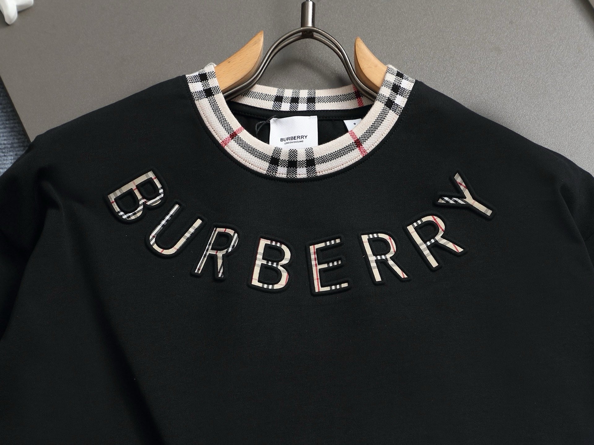 BURBERRY - T-shirt