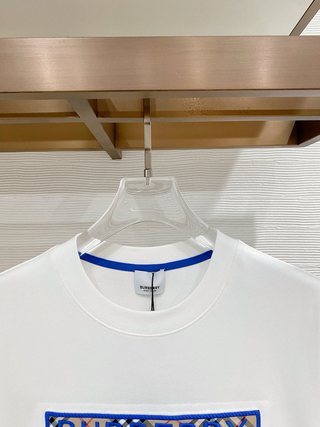 BURBERRY - T-shirt