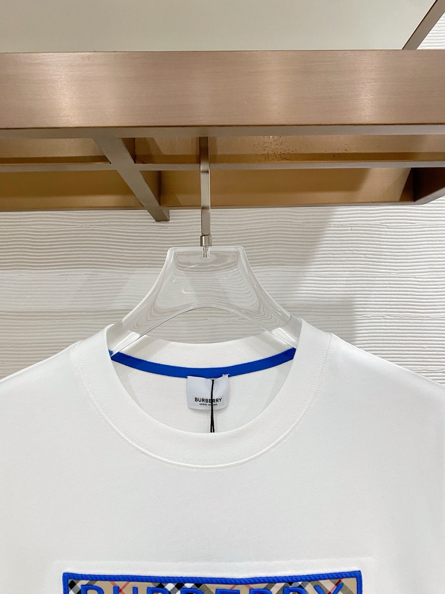 BURBERRY - T-shirt