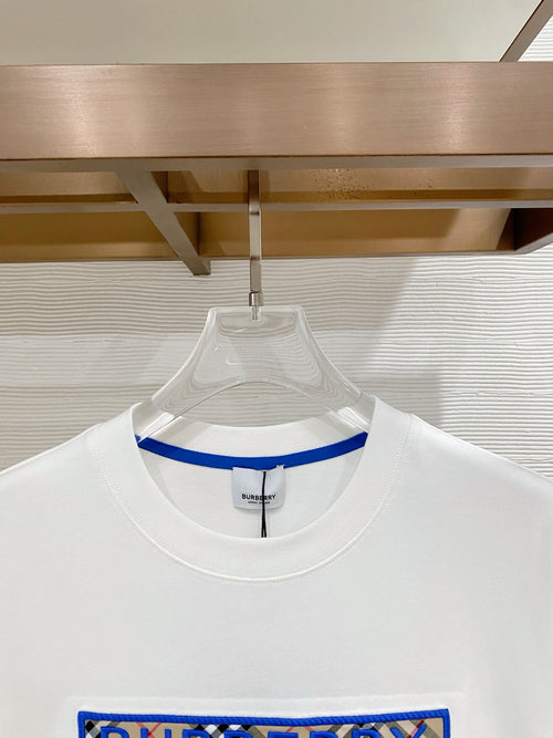 BURBERRY - T-shirt