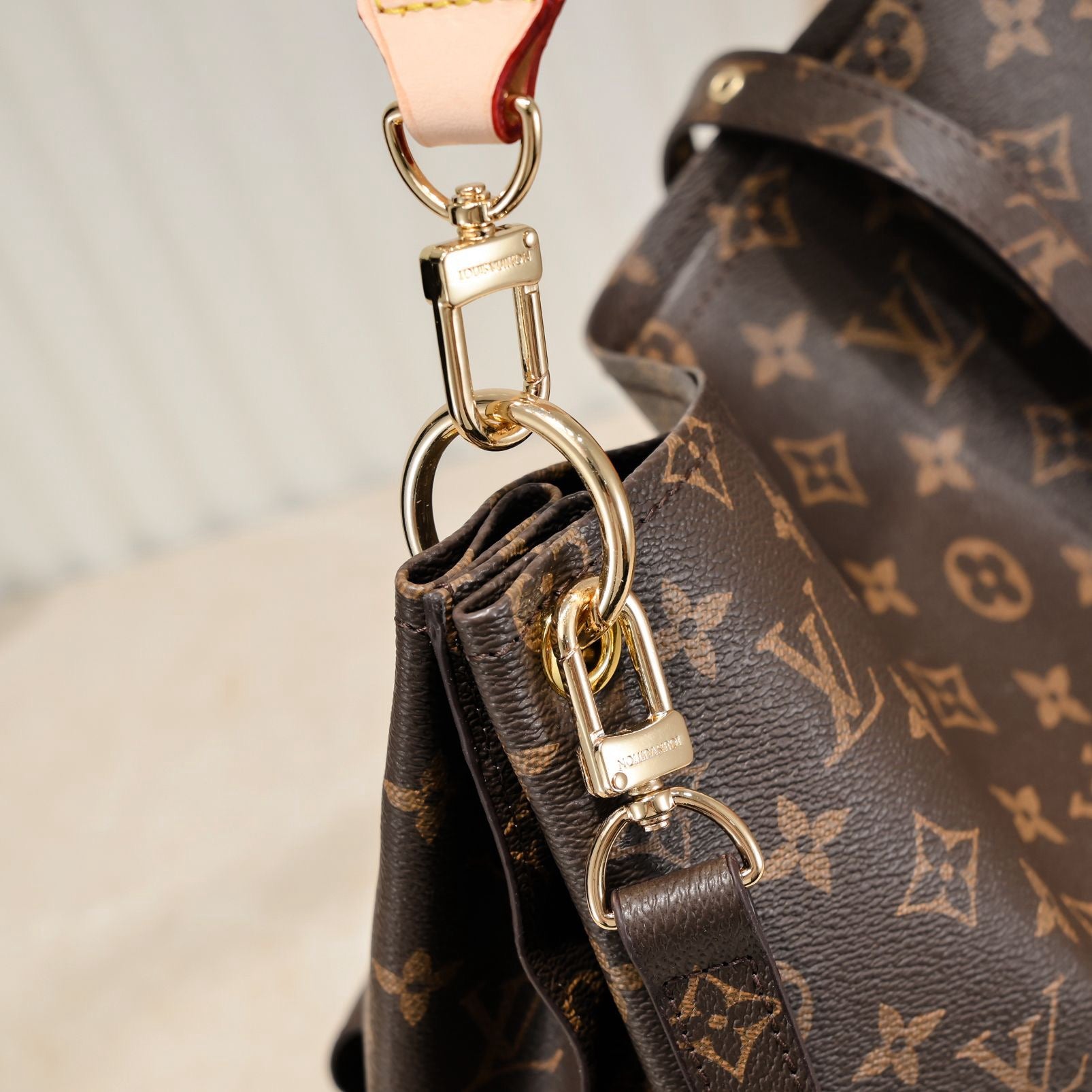 LOUIS VUITTON - Hobo Métis