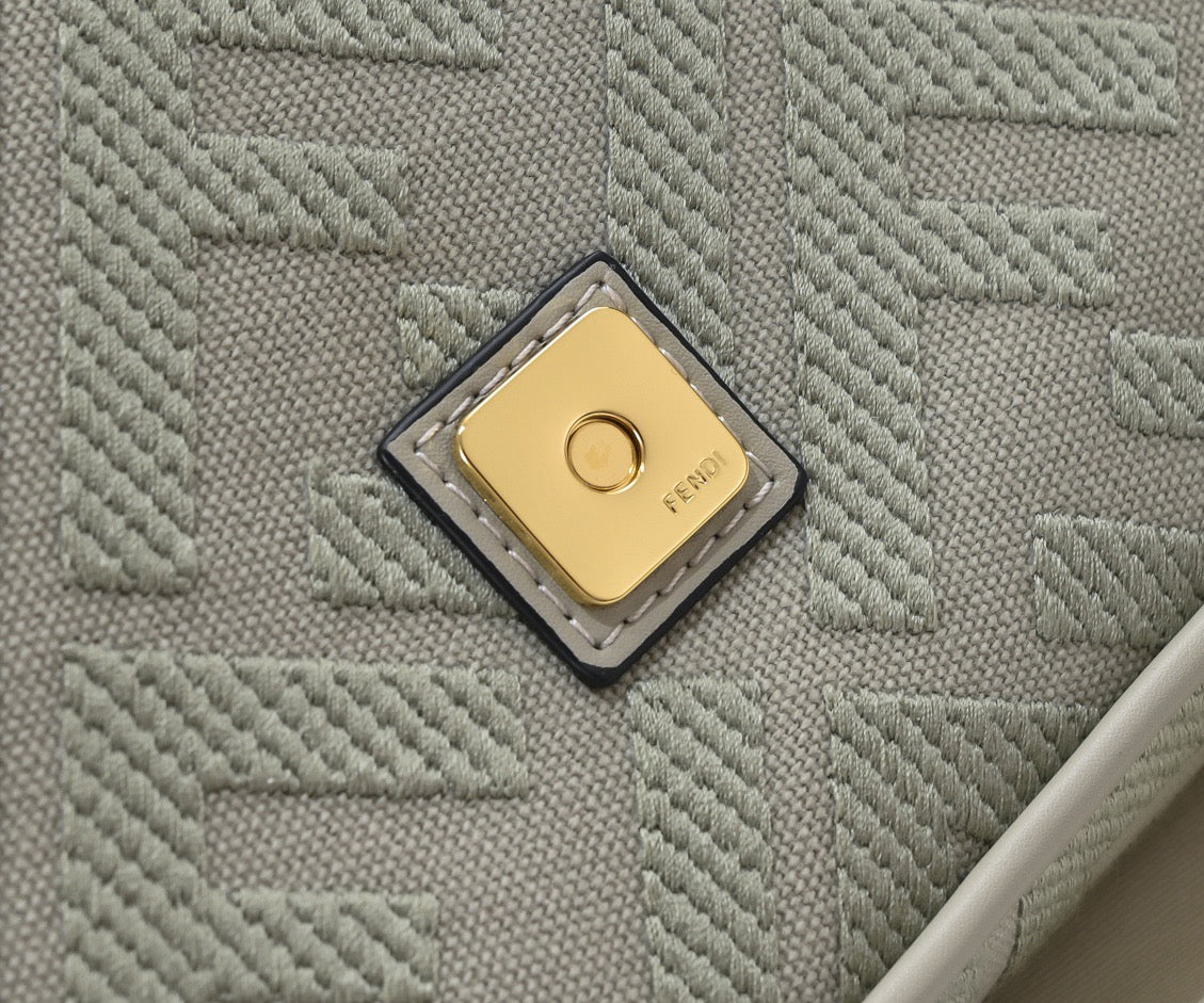 FENDI - Honey Baguette Square Bag