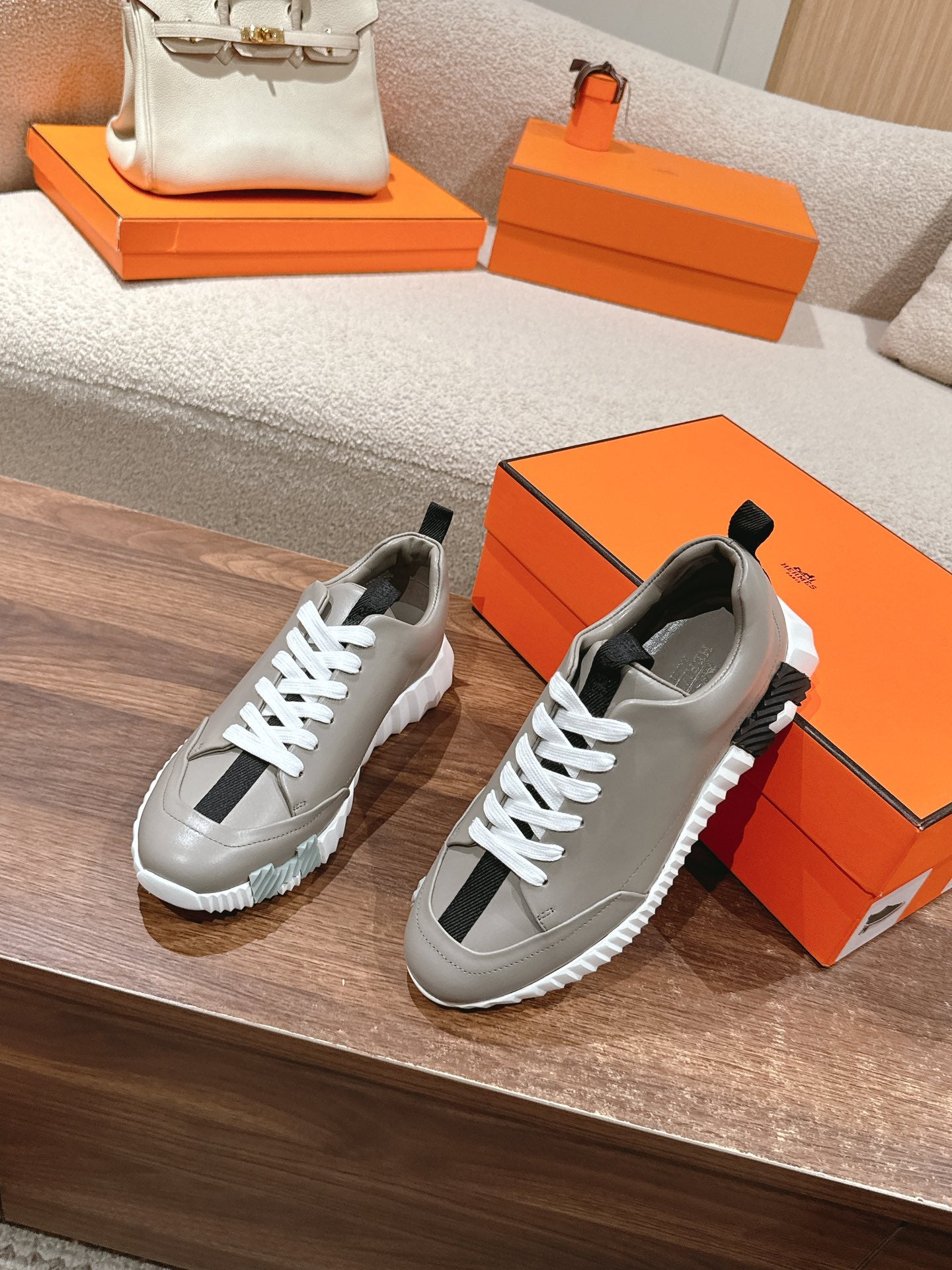HERMES- Bouncing sneakers