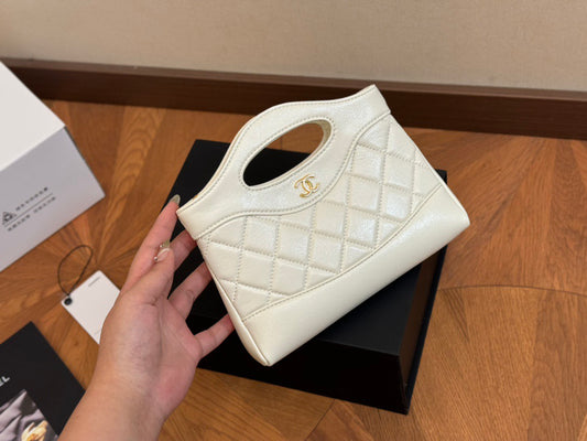 CHANEL - Amore bag
