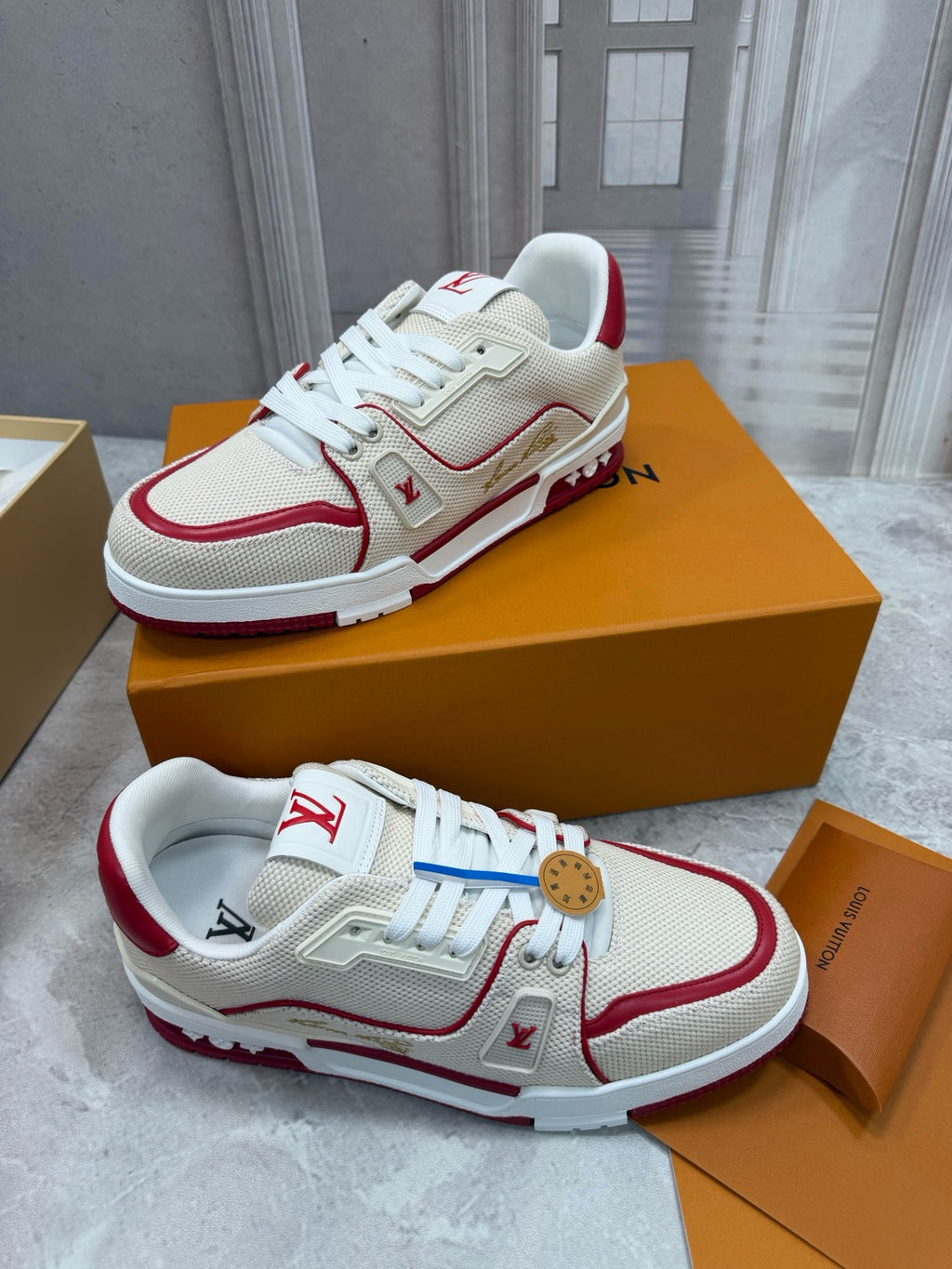 LOUIS VUITTON- Unisex sneakers