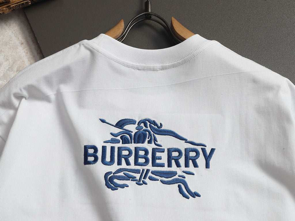 BURBERRY - T-shirt