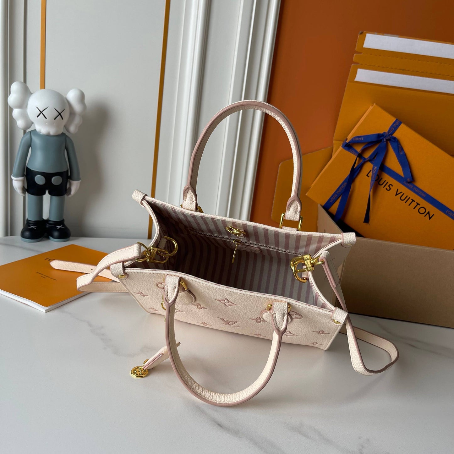 LOUIS VUITTON- On the go