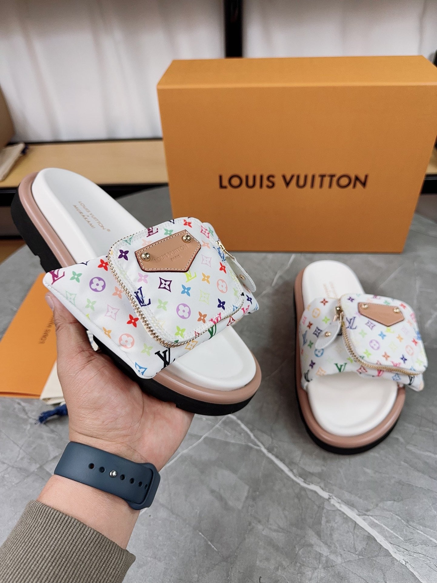 LOUIS VUITTON- pillow flat mule