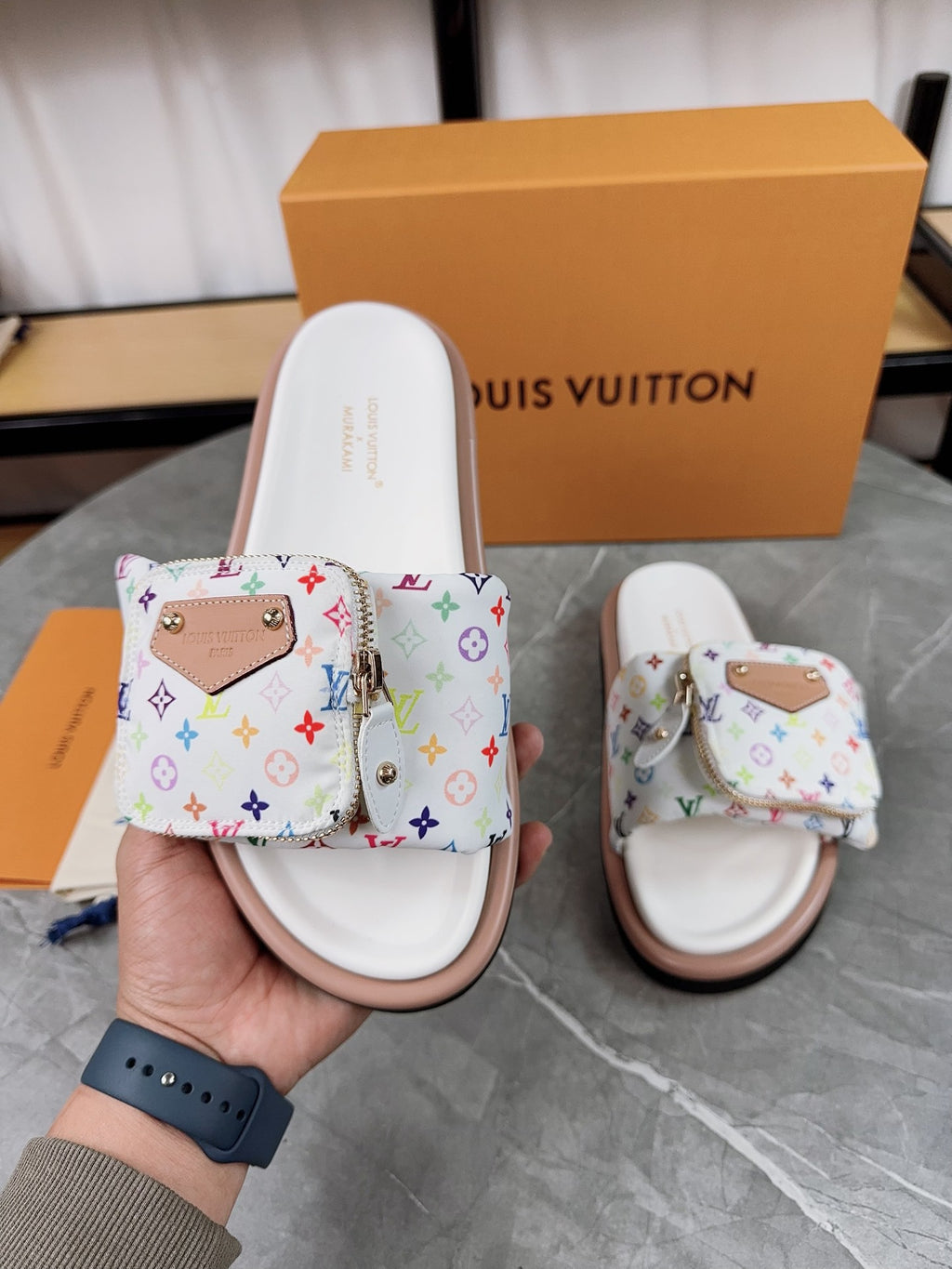 LOUIS VUITTON- pillow flat mule