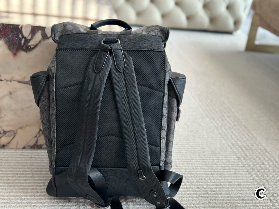 COACH - Hitch Backpack