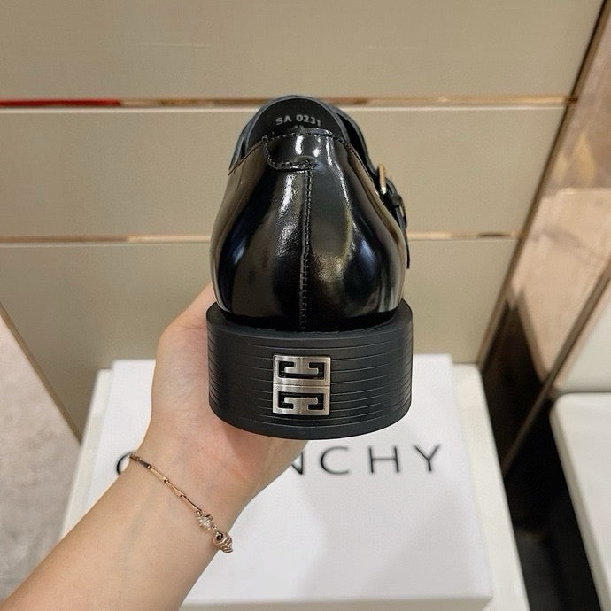 GIVENCHY - Givenchy Black Squared Buckle Loafers