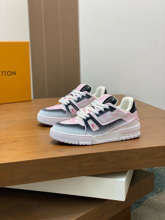 LOUIS VUITTON- Unisex sneakers