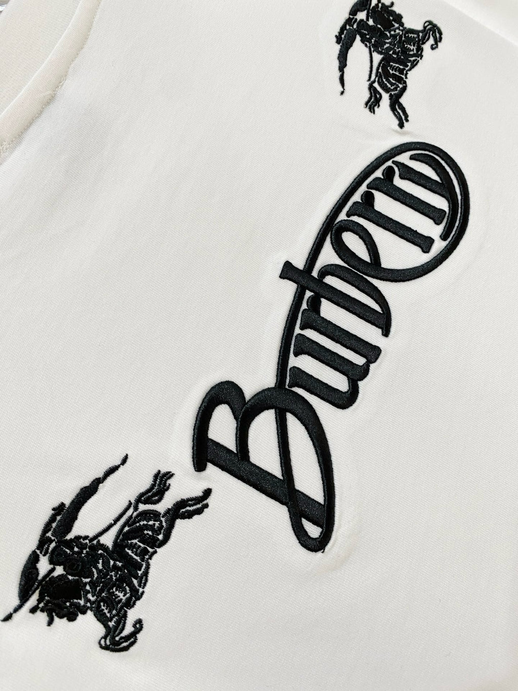 BURBERRY - T-shirt