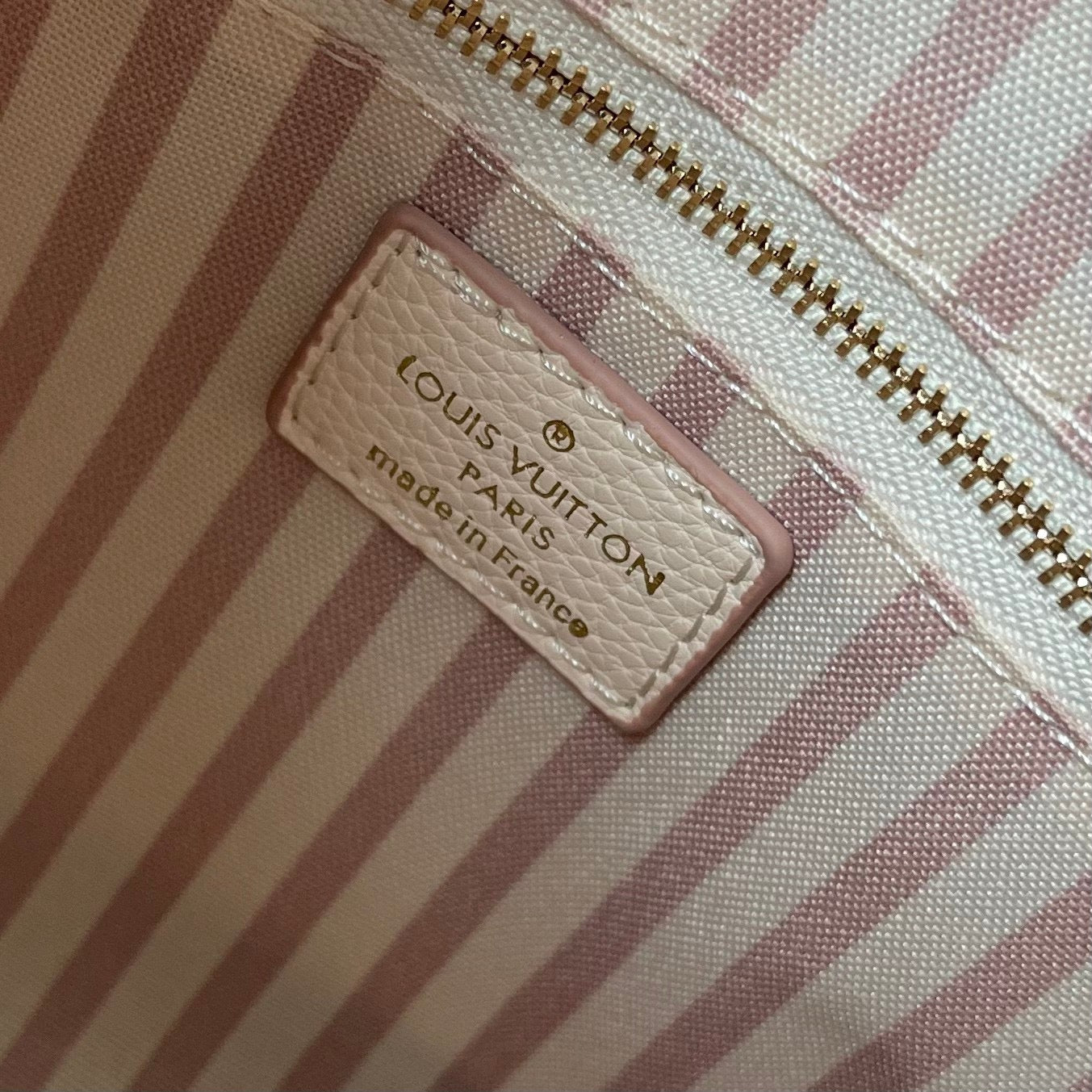 LOUIS VUITTON- On the go