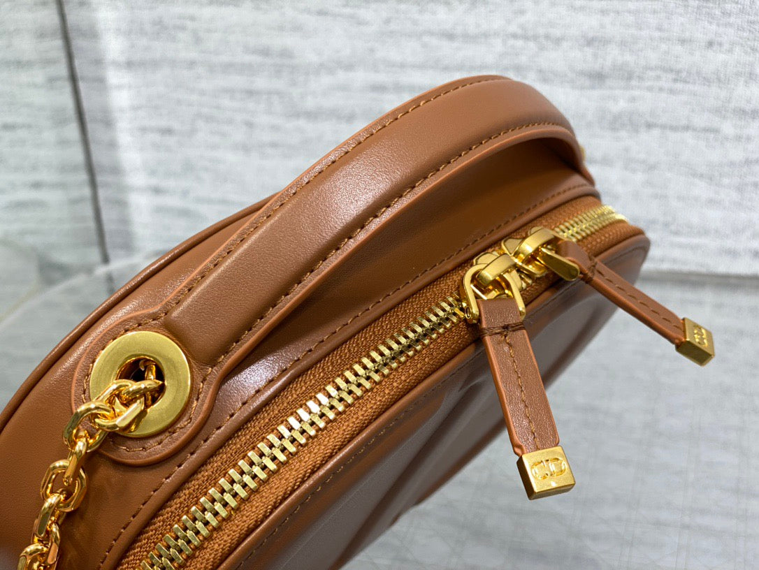 DIOR - Signature
