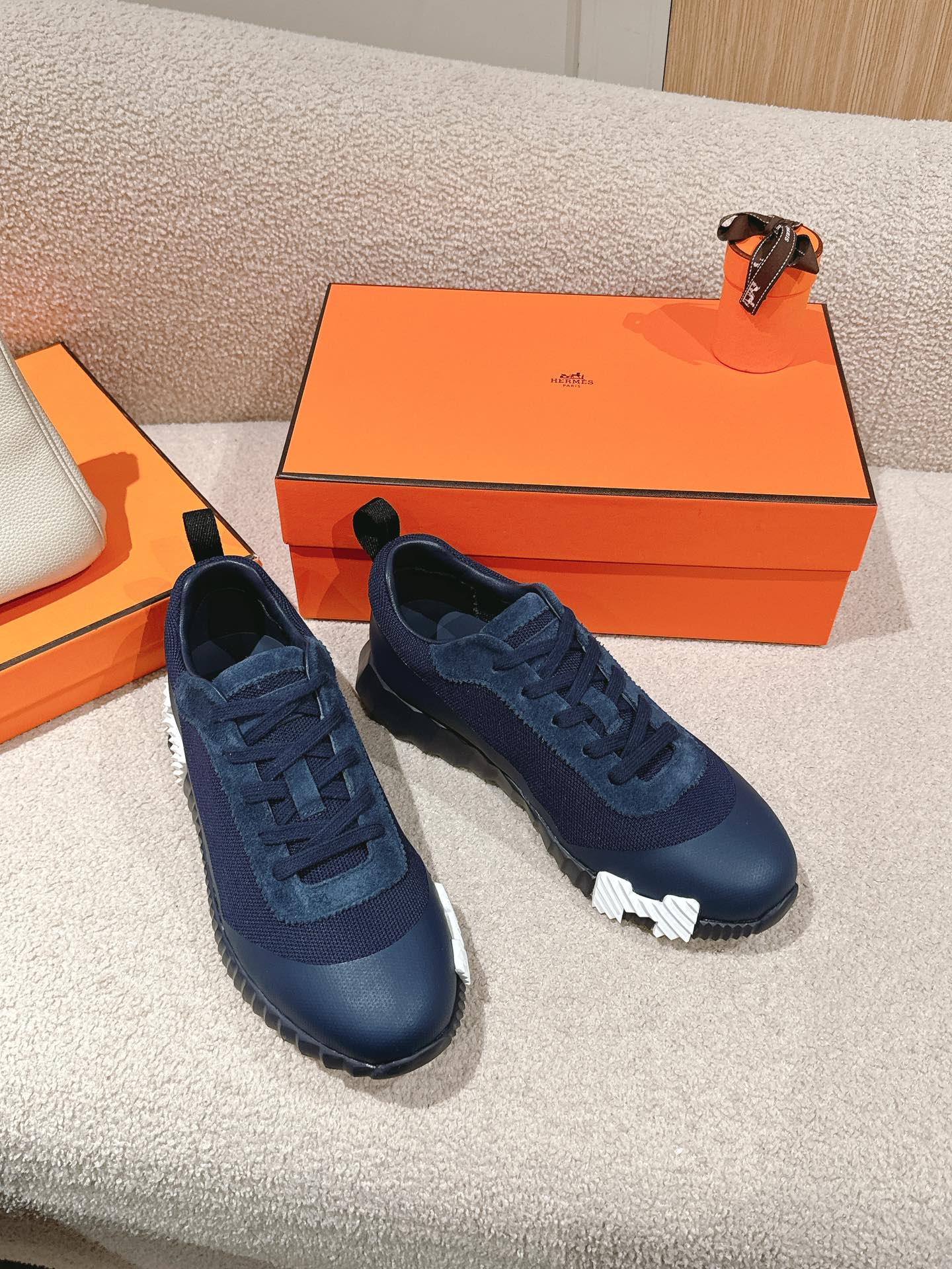 HERMES - Bouncing sneakers