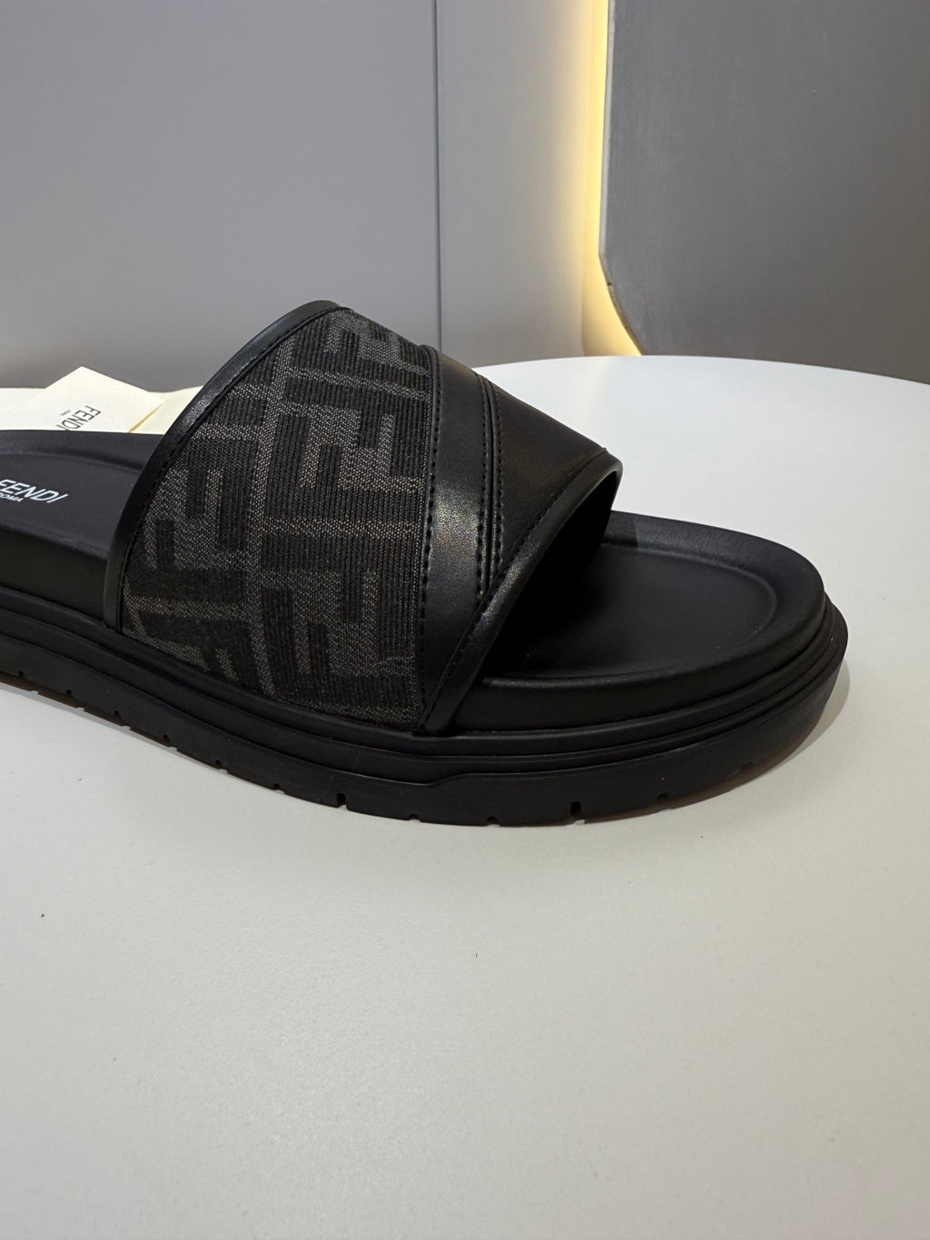 FENDI - Diagonal Slides