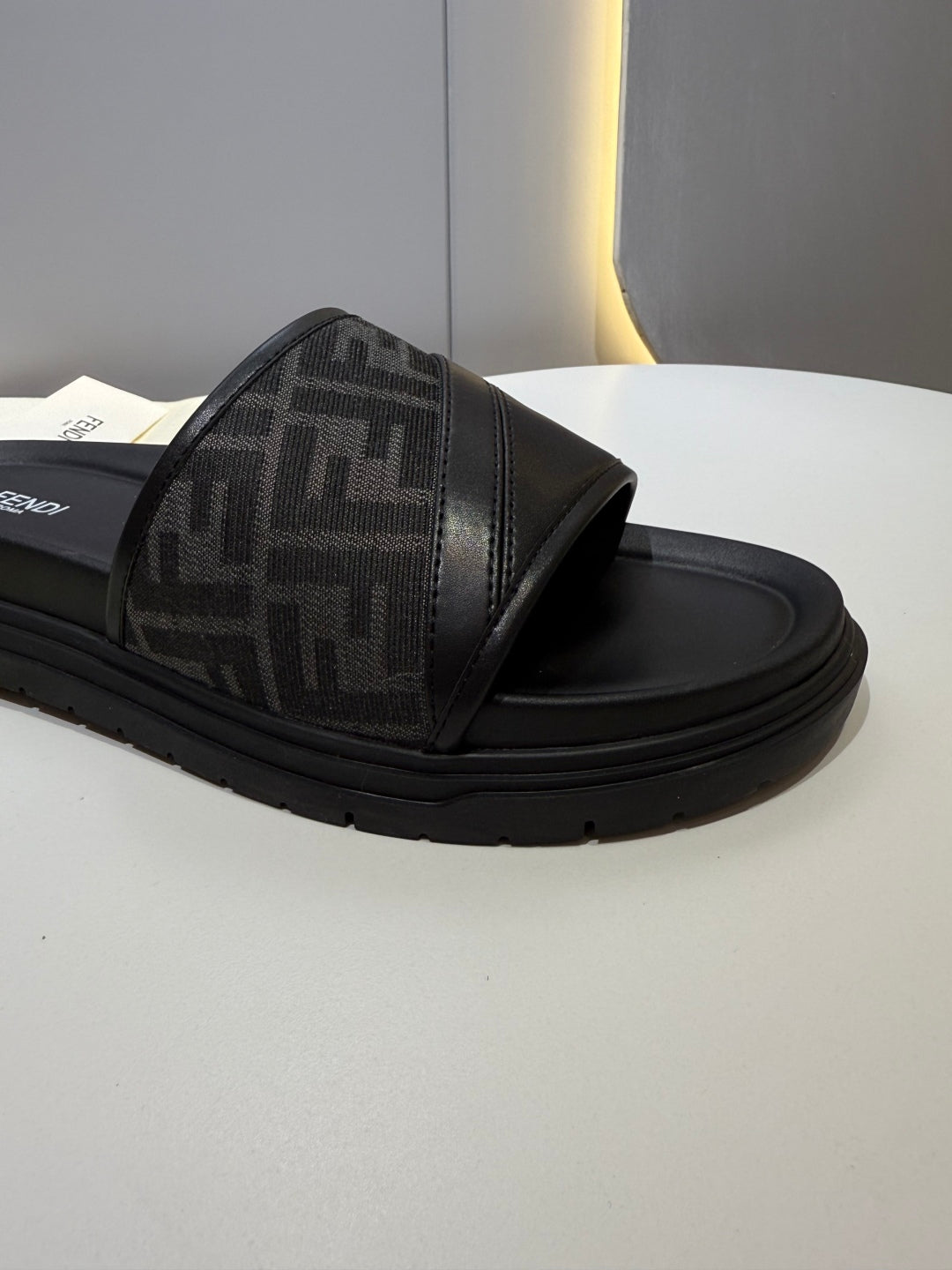 FENDI - Diagonal Slides