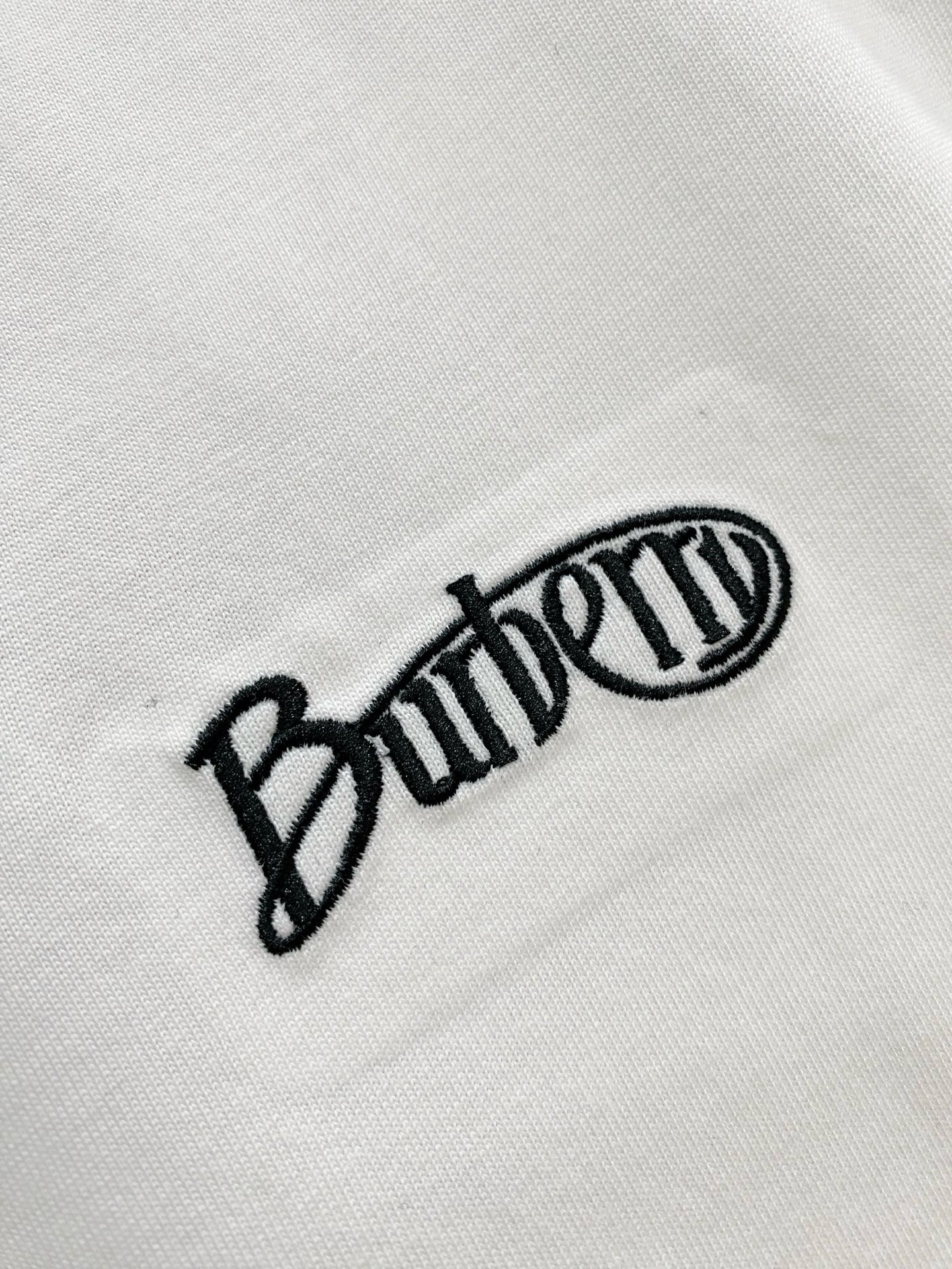 BURBERRY - T-shirt