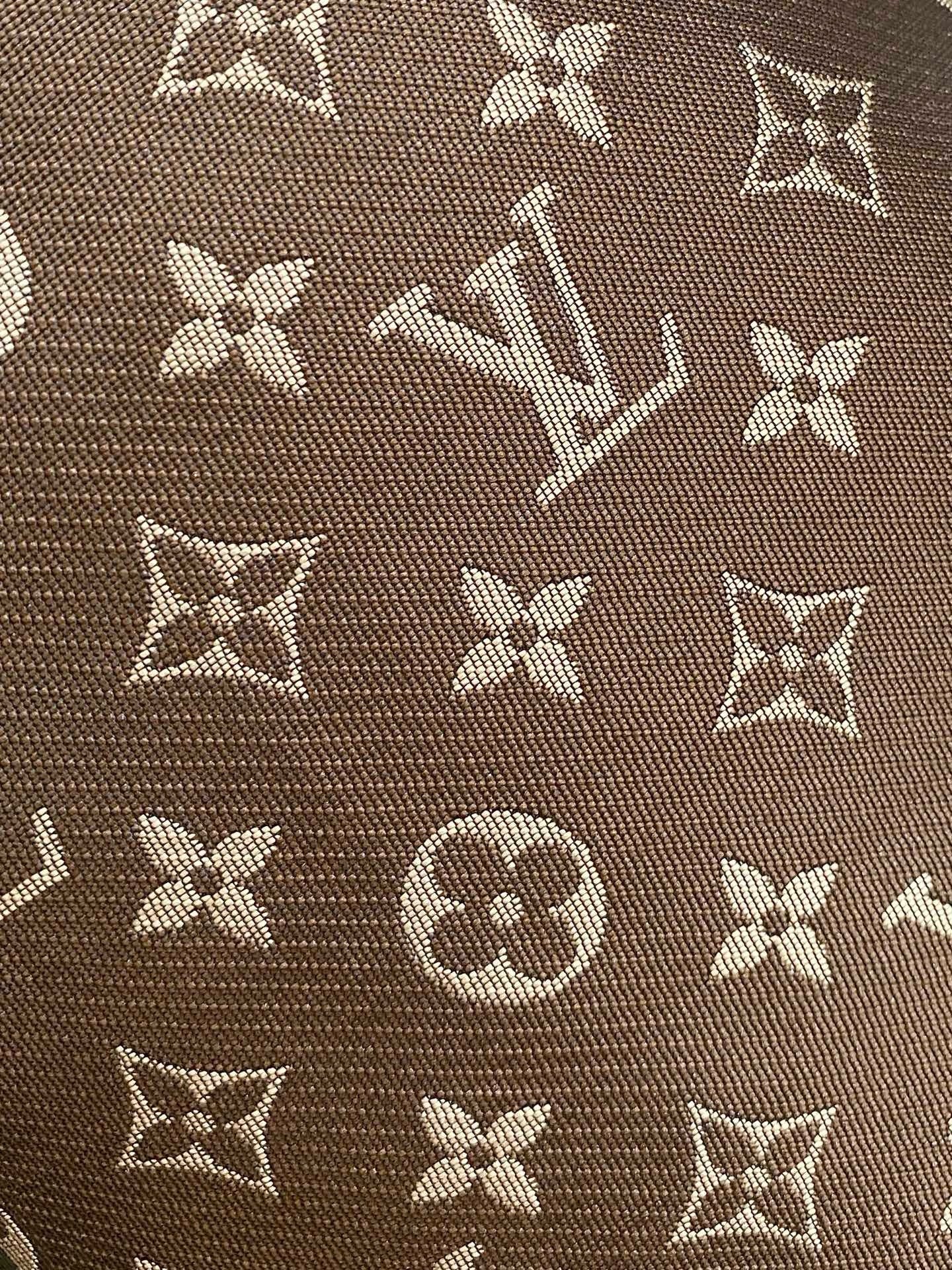 LOUIS VUITTON - Swimming shorts