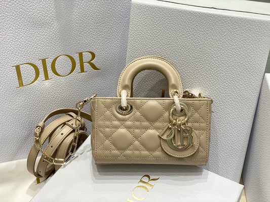 DIOR - D Joy bag
