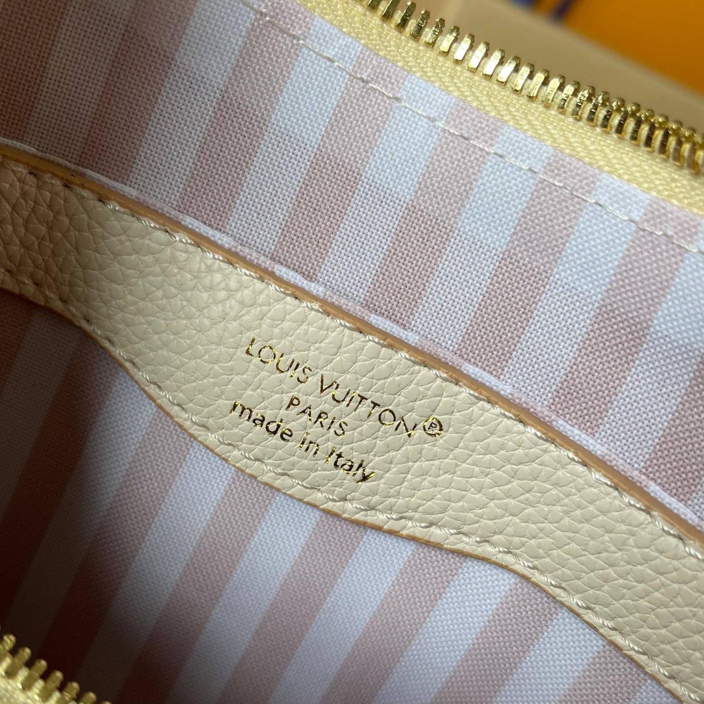 LOUIS VUITTON- Odeon