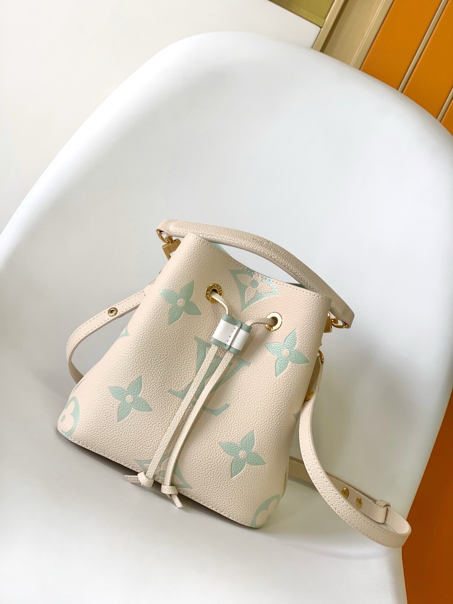 LOUIS VUITTON- NéoNoé MM
