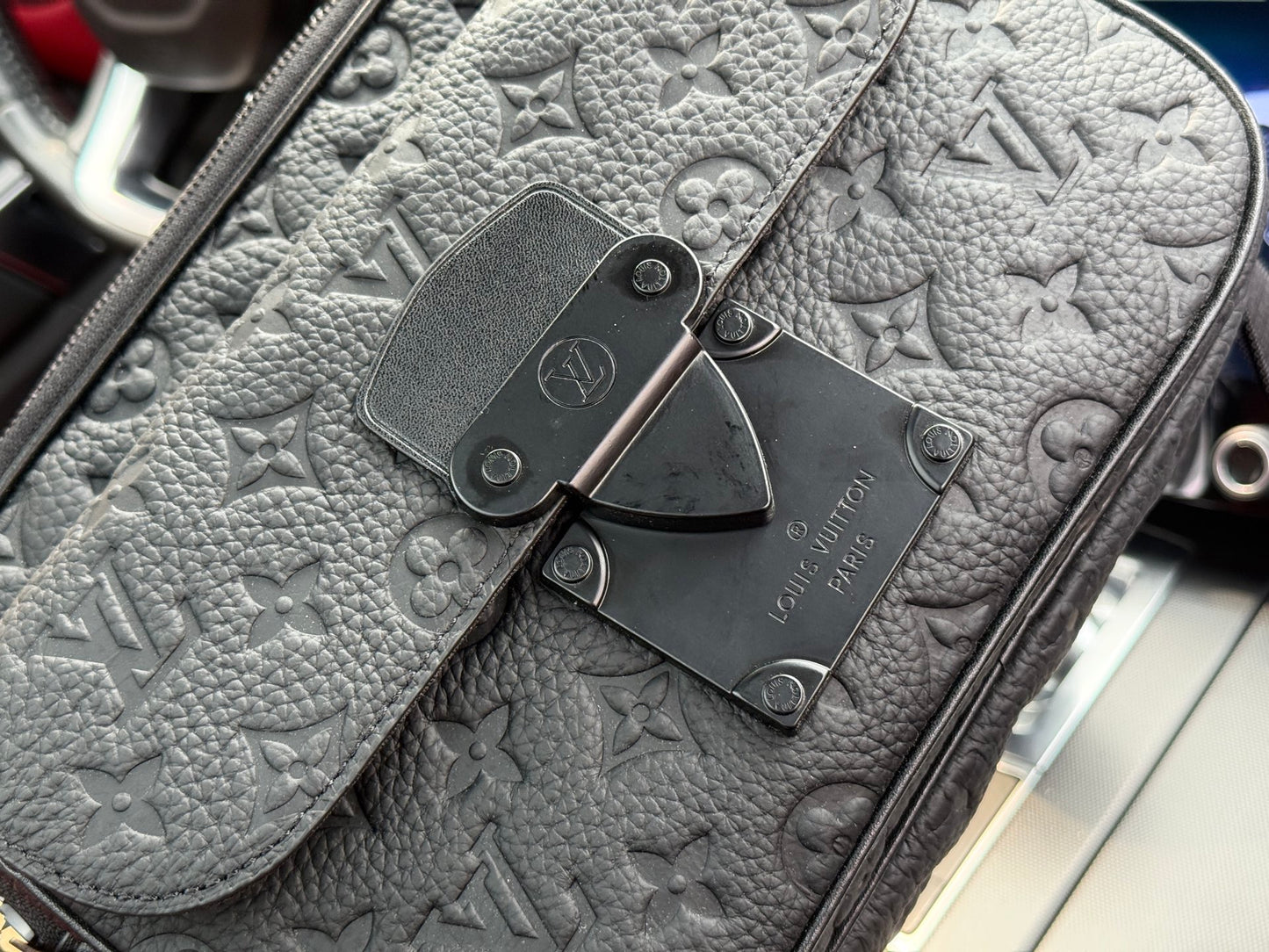 LOUIS VUITTON - S-lock