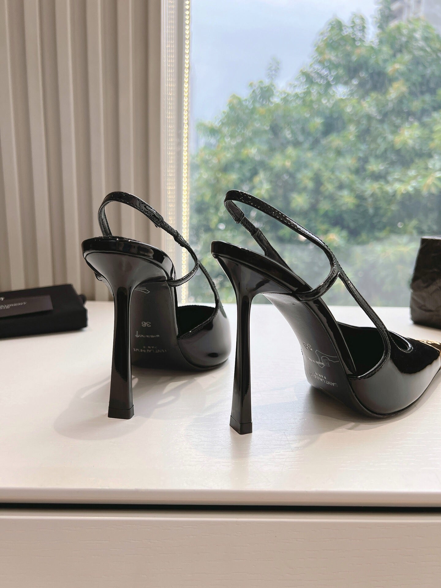 SAINT LAURINT - Jeanne slingback pumps