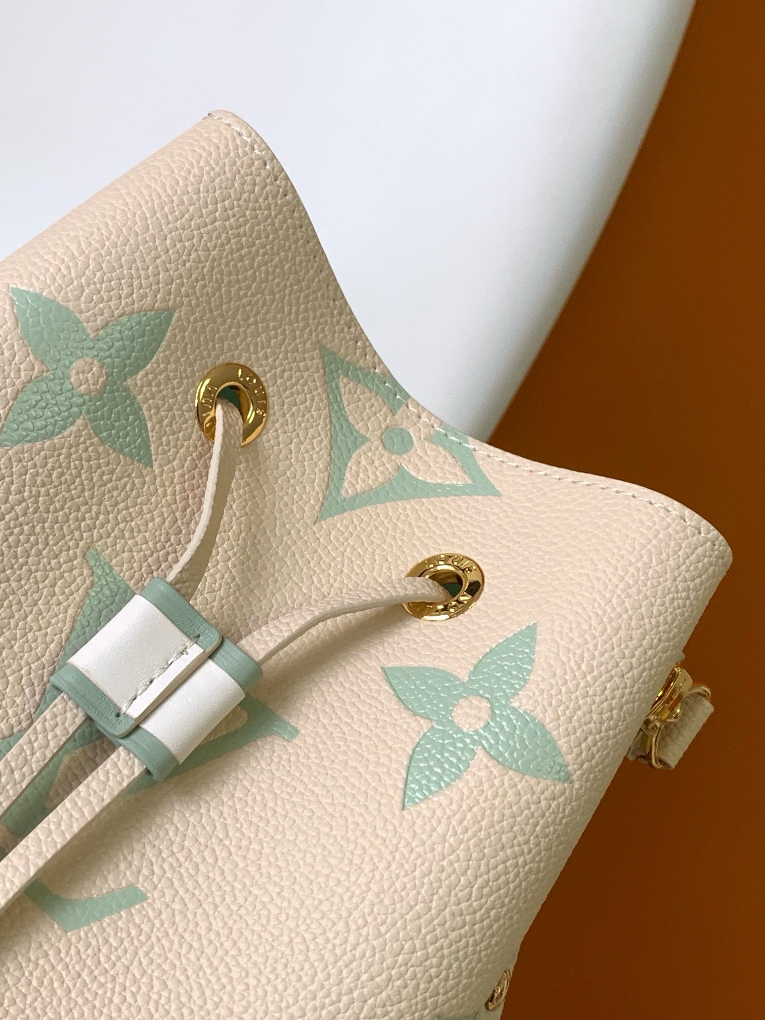 LOUIS VUITTON- NéoNoé MM