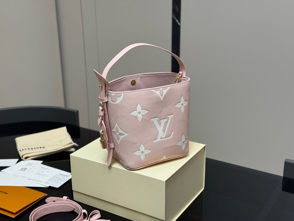 LOUIS VUITTON- all in BB