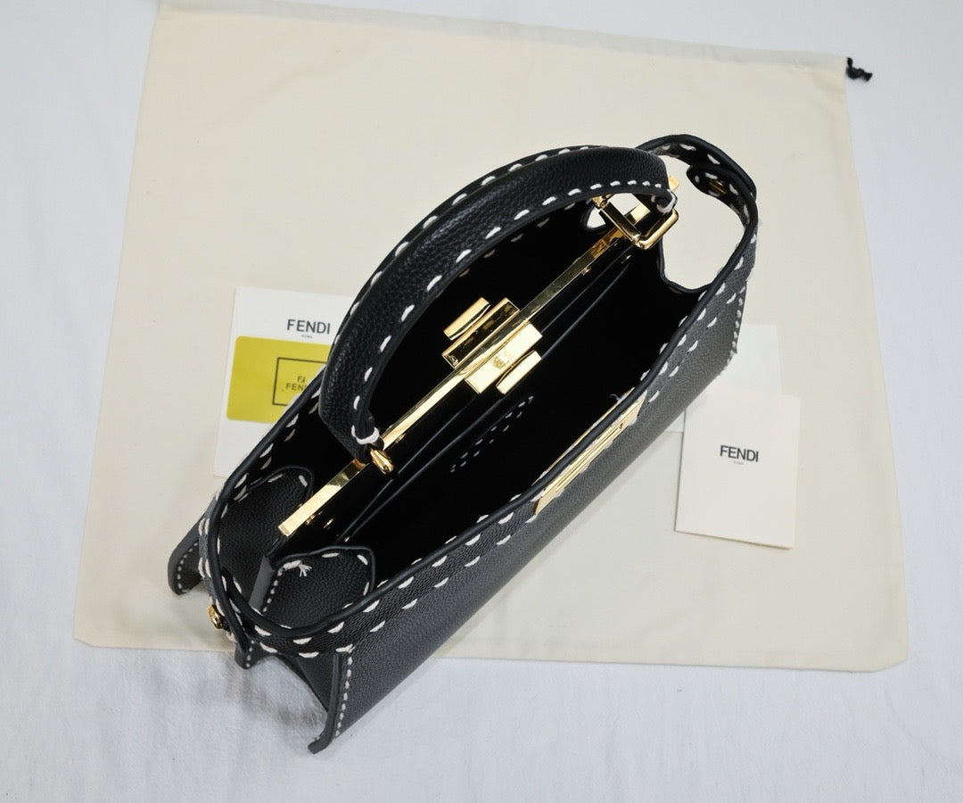 FENDI - Peekaboo ISeeU
