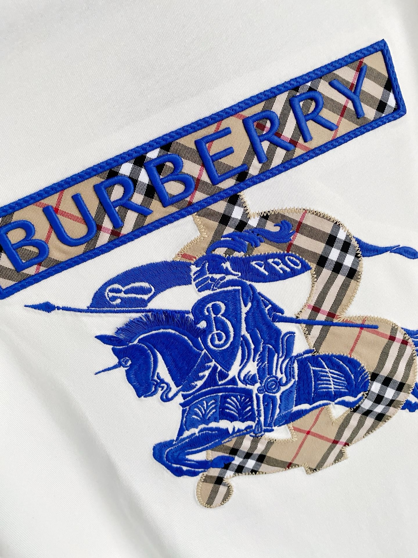 BURBERRY - T-shirt