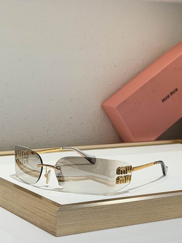 MIU MIU - Sunglasses