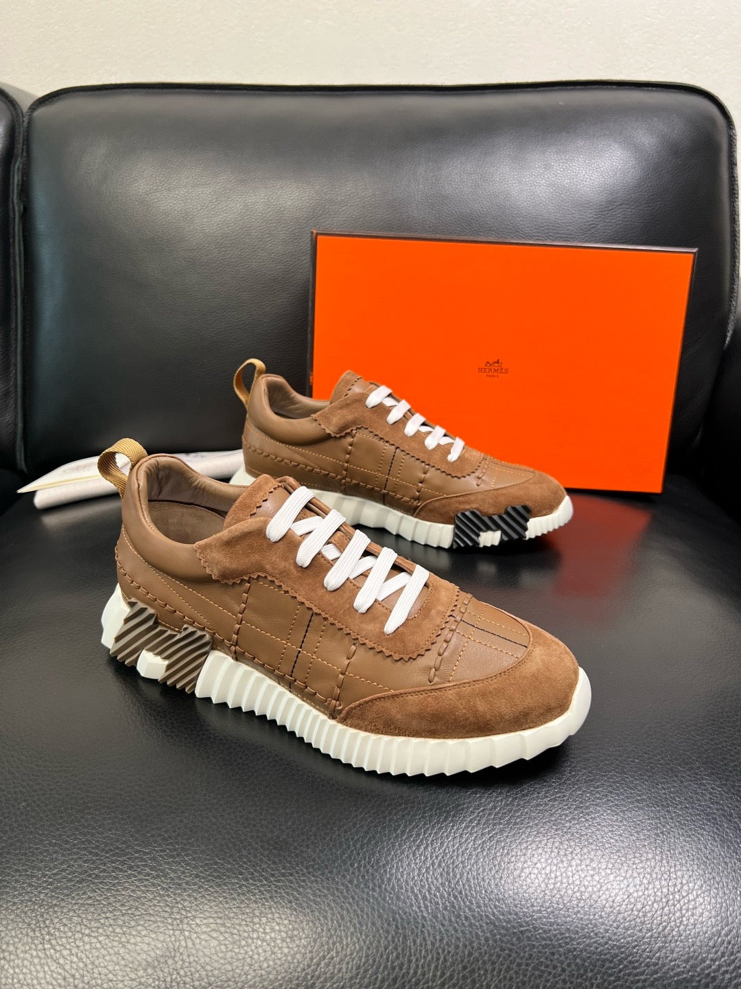 HERMES- Bouncing sneakers