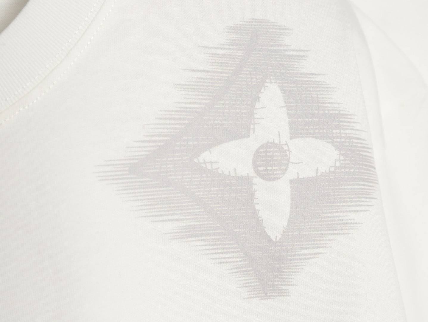 LOUIS VUITTON - T-shirt