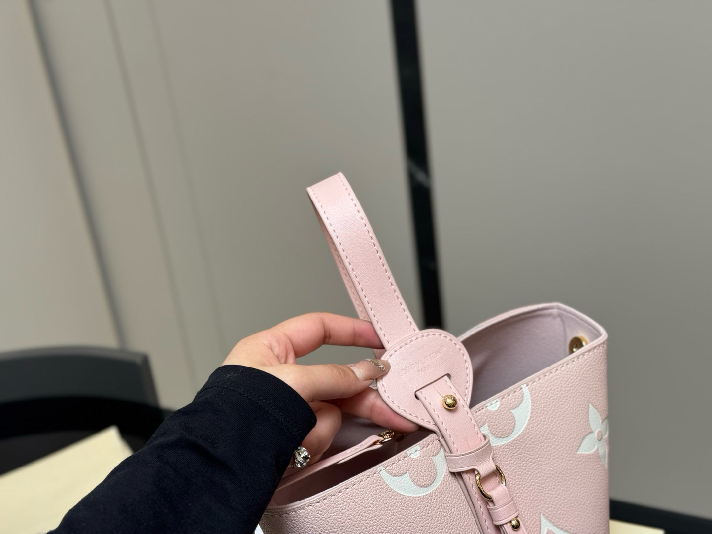 LOUIS VUITTON- all in BB