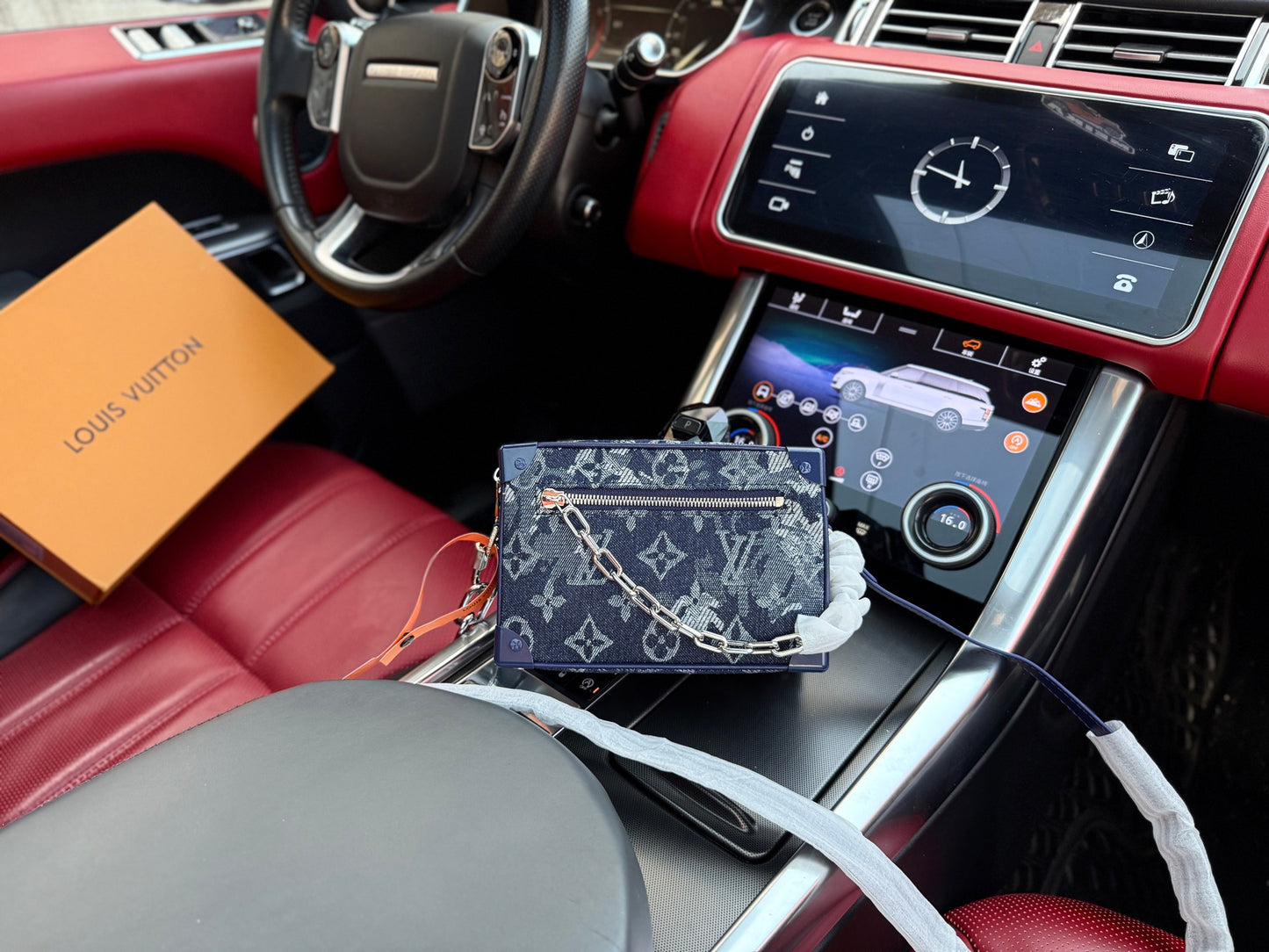LOUIS VUITTON- Soft trunk men’s bag