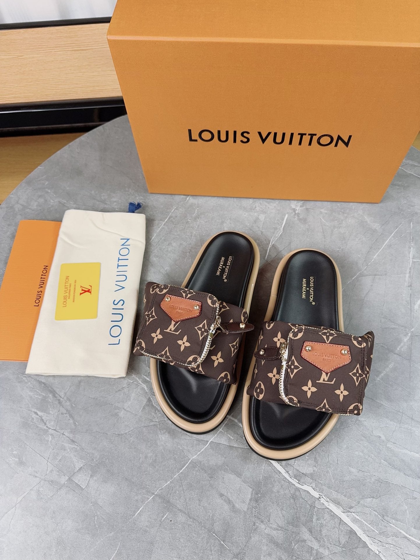 LOUIS VUITTON - pillow flat mule