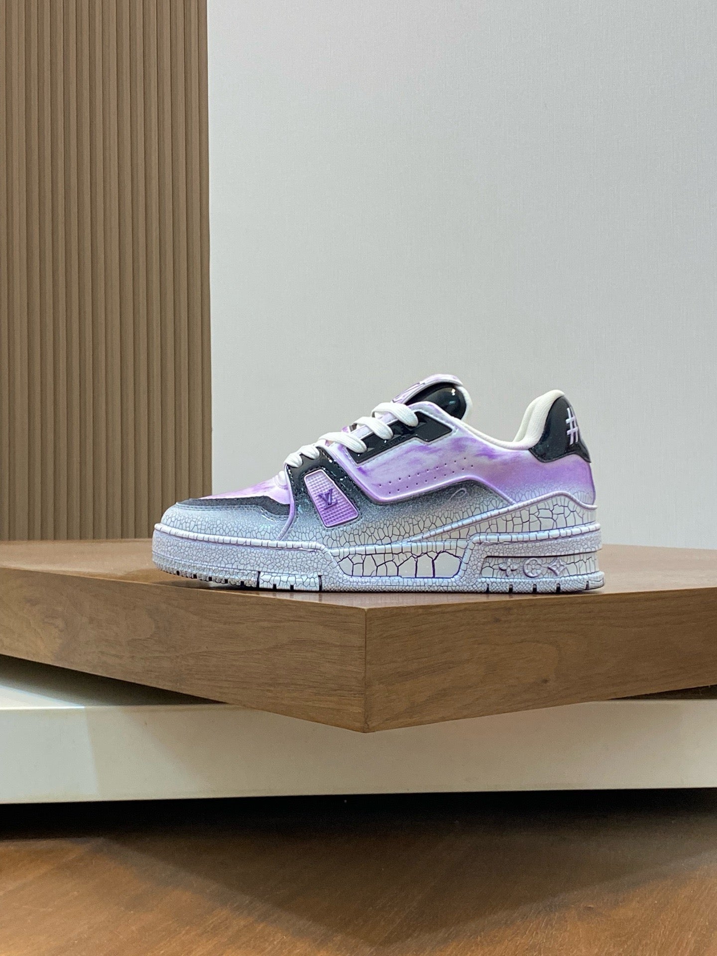 LOUIS VUITTON- Unisex sneakers