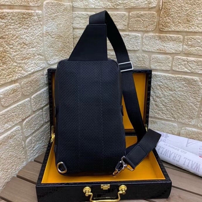 FENDI - Zaino monospalla in nylon e pelle
