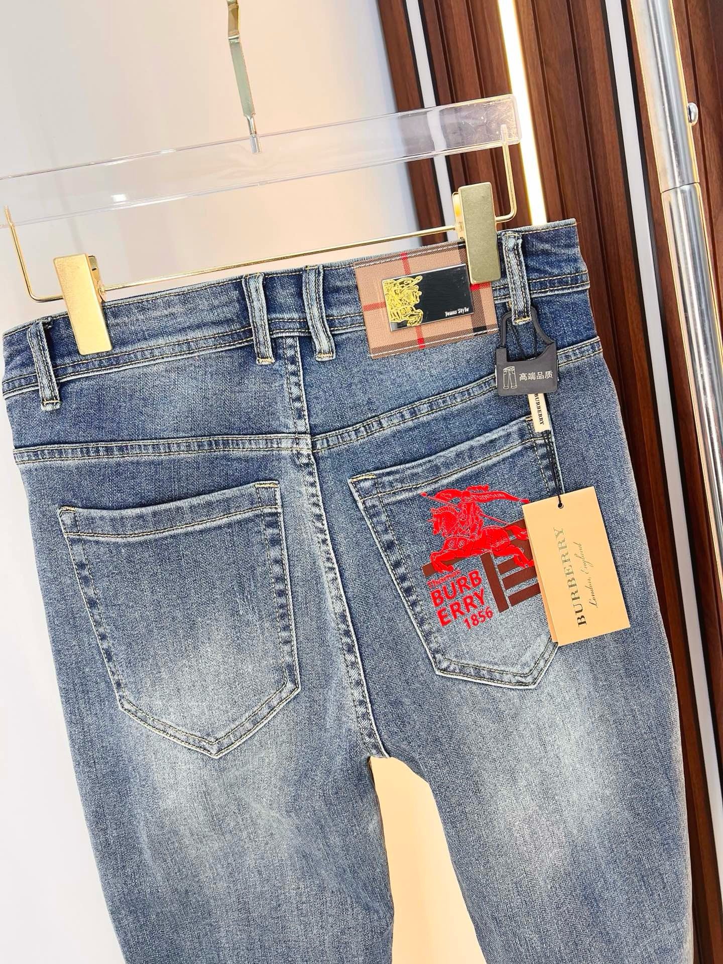 BURBERRY - Jeans