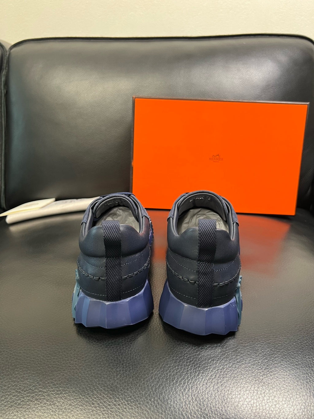 HERMES- Bouncing sneakers